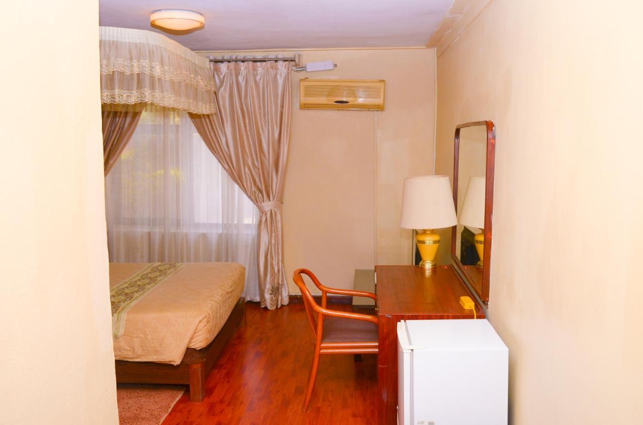 Fang Fang Hotel Kampala Exterior photo
