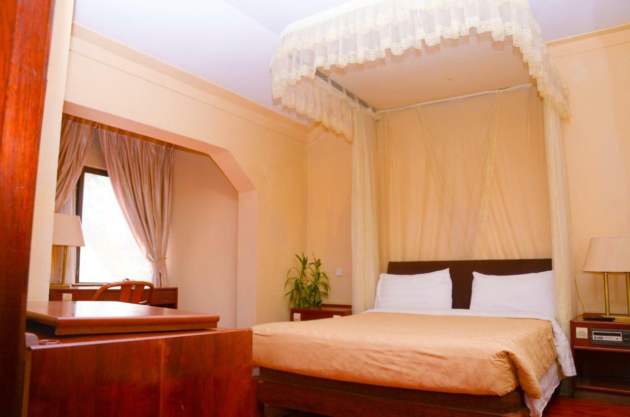 Fang Fang Hotel Kampala Exterior photo
